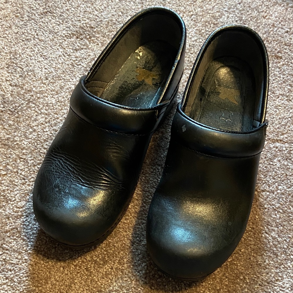 Dansko Black  Clogs Leather Women's Size 38 US Size  8
